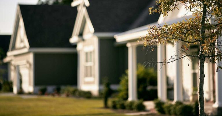 choosing a home security system tips